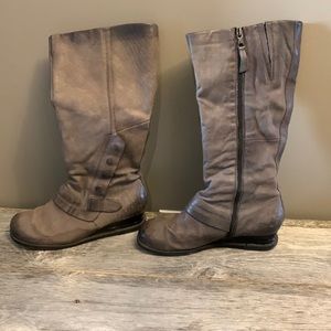 Miz Mooz Bennett leather wedge dark taupe size 8